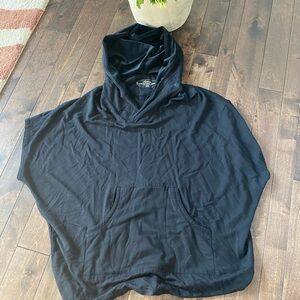 SOMA Womens Medium Black Hooded poncho EUC